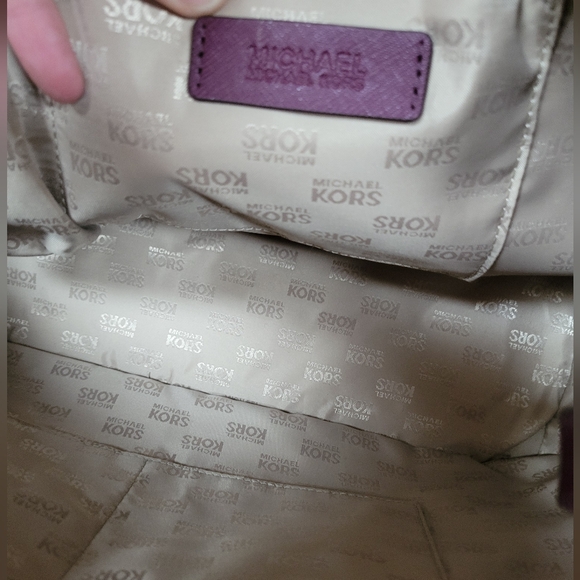 Michael Kors Large Tote and Wallet - Picture 3 of 15